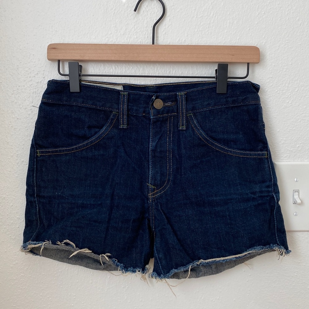 Imogene + Willie Medium Wash Mid / High Rise 3” Cotton Denim Shorts Size 26